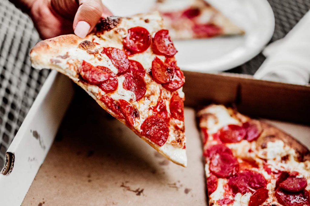 Recykling tłustego opakowania po pizzy jest niemożliwy