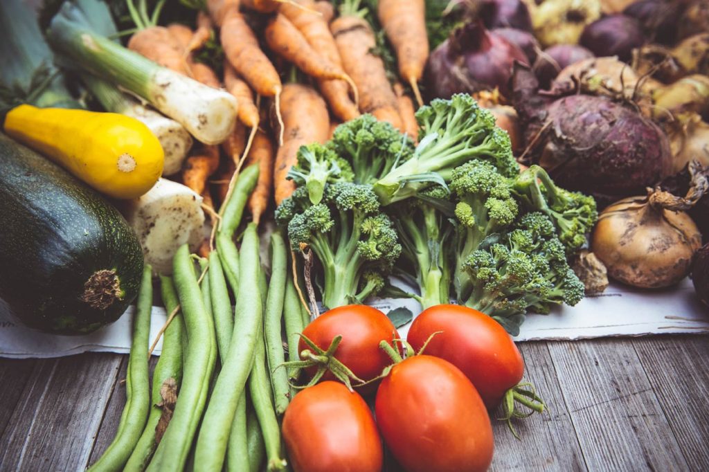 Jak zgubić zbędne kilogramy? Zacznij jeść więcej warzyw.