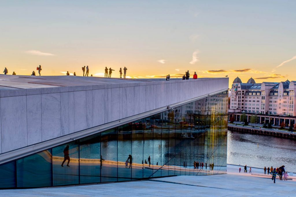Co warto zobaczyć w Oslo? Chociażby Operę.