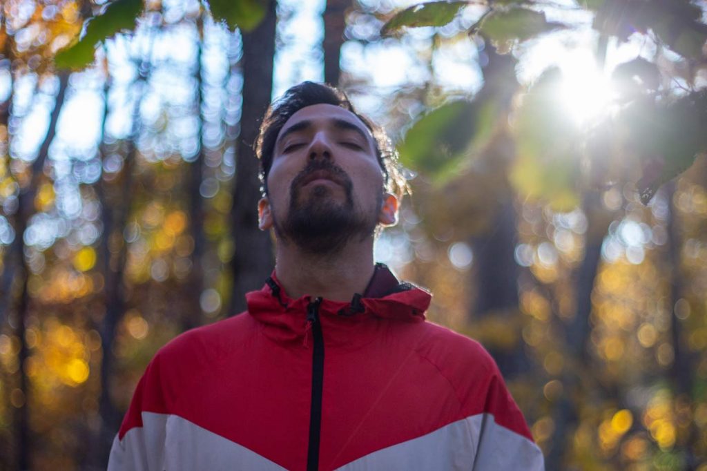 Sprawdzone sposoby na stres to umiejętność odpowiedniego oddychania.